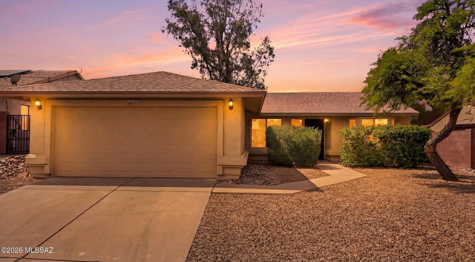 Property Photo:  690 S Chimney Canyon Drive  AZ 85748 