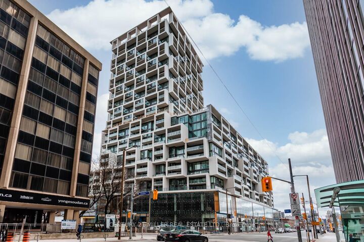 Property Photo:  8 Hillsdale Avenue E 927  ON M4S 0A2 