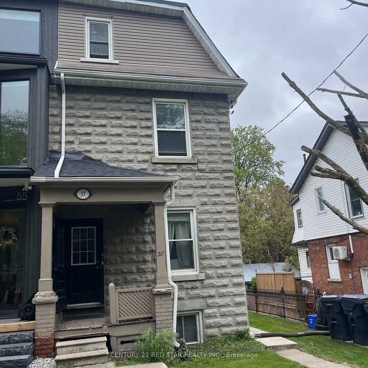 Photo de la propriété:  57 Humberside Avenue  ON M6P 1J6 