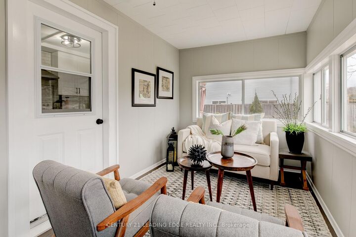 Photo de la propriété:  237 Boyers Road  ON L4P 3C8 