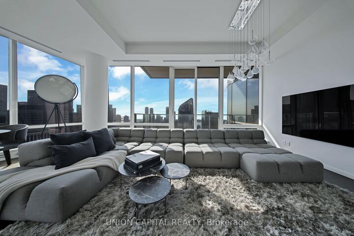 Property Photo:  180 University Avenue 5508  ON M5H 0A2 