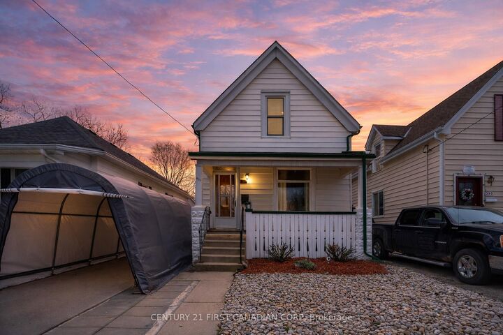 Photo de la propriété:  401 Salisbury Street  ON N5Y 3B3 