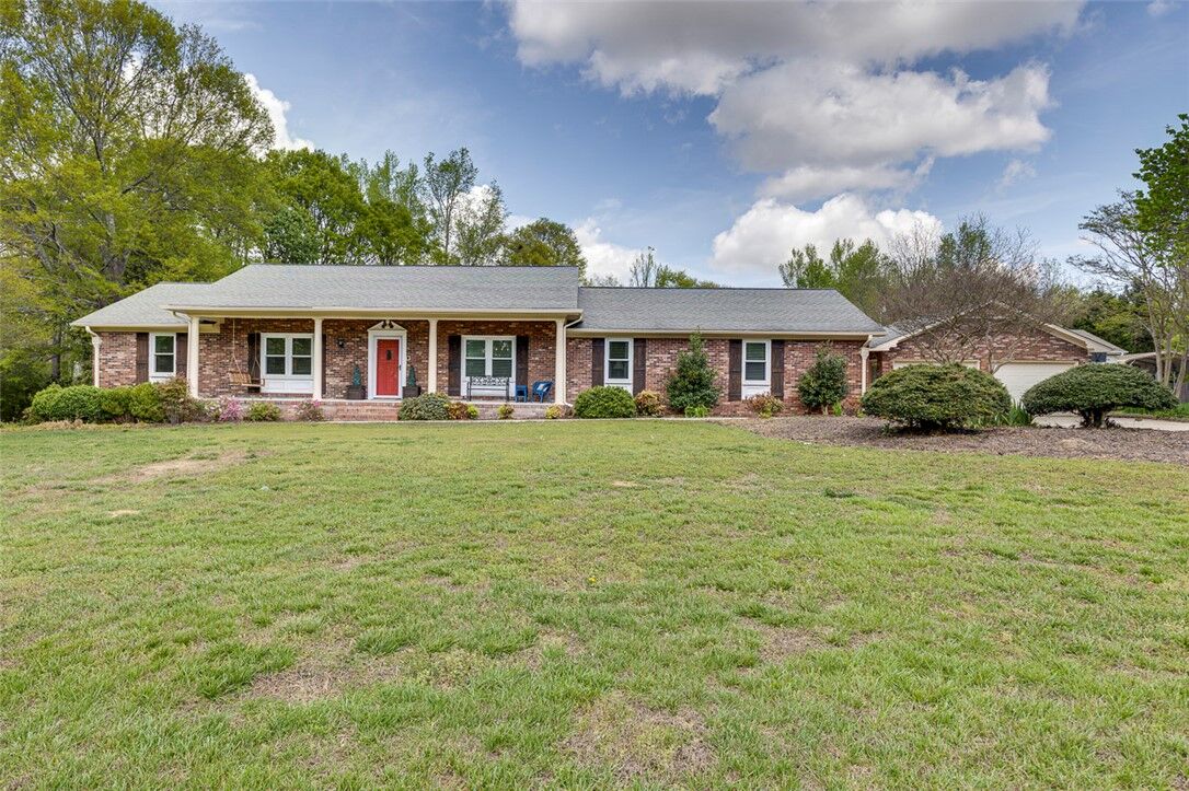 Property Photo:  714 Highway 17  SC 29673 