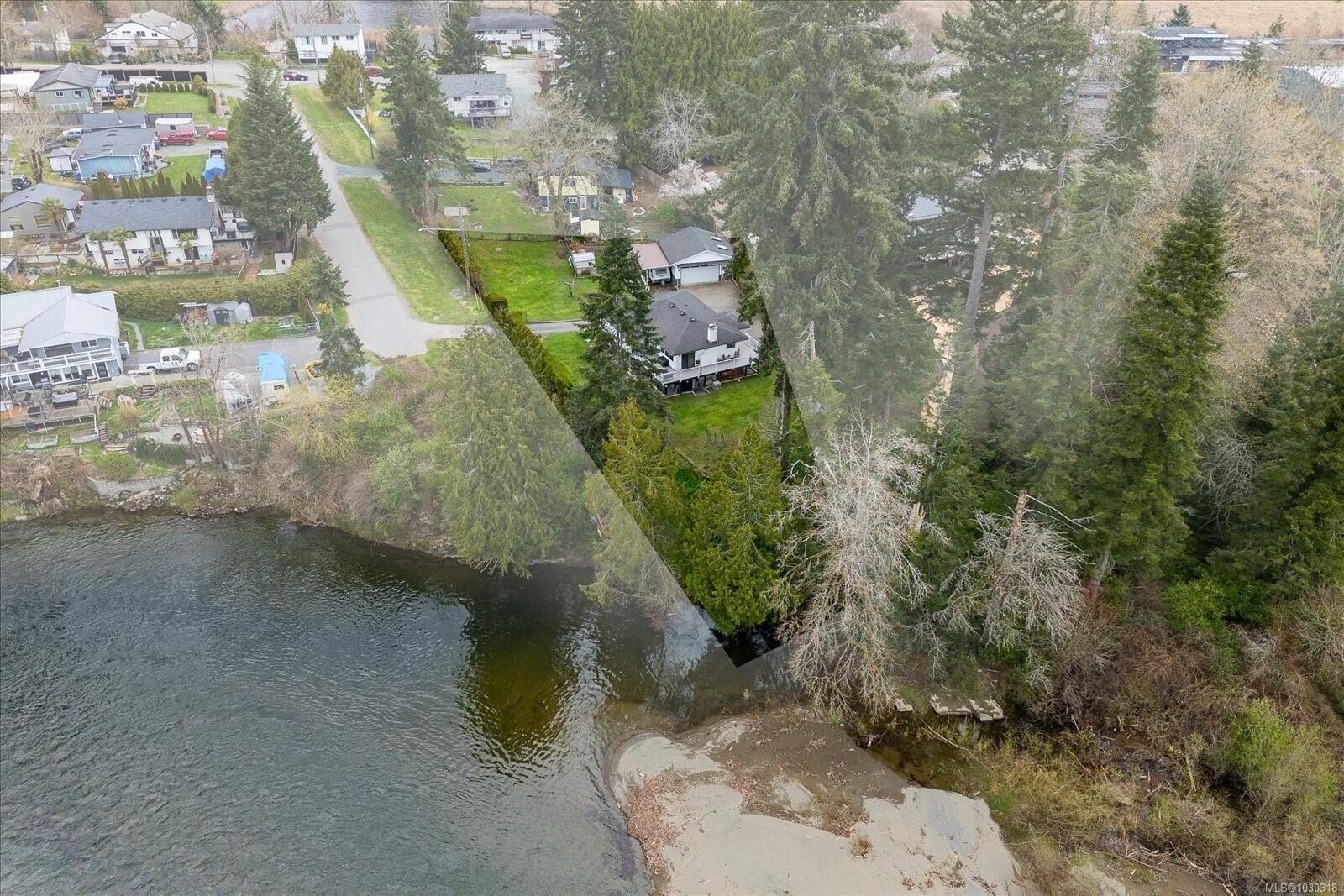 Photo de la propriété:  1694 Gerrand Rd  BC V9X 1L4 