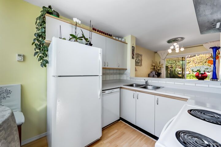 Property Photo: 2736 Atlin Place 22 BC V3C 5T2