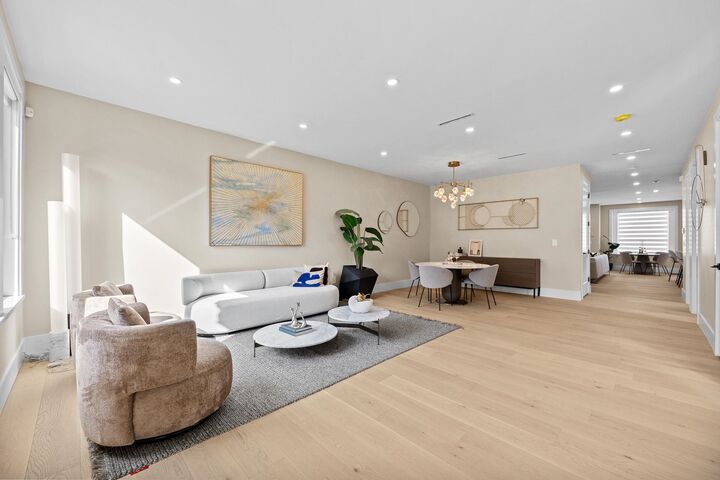 Property Photo: 5115 Buxton Street 1 BC V5H 1J7