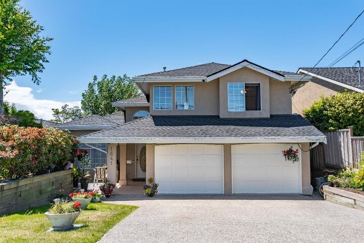 1641 53A Street — photo 1