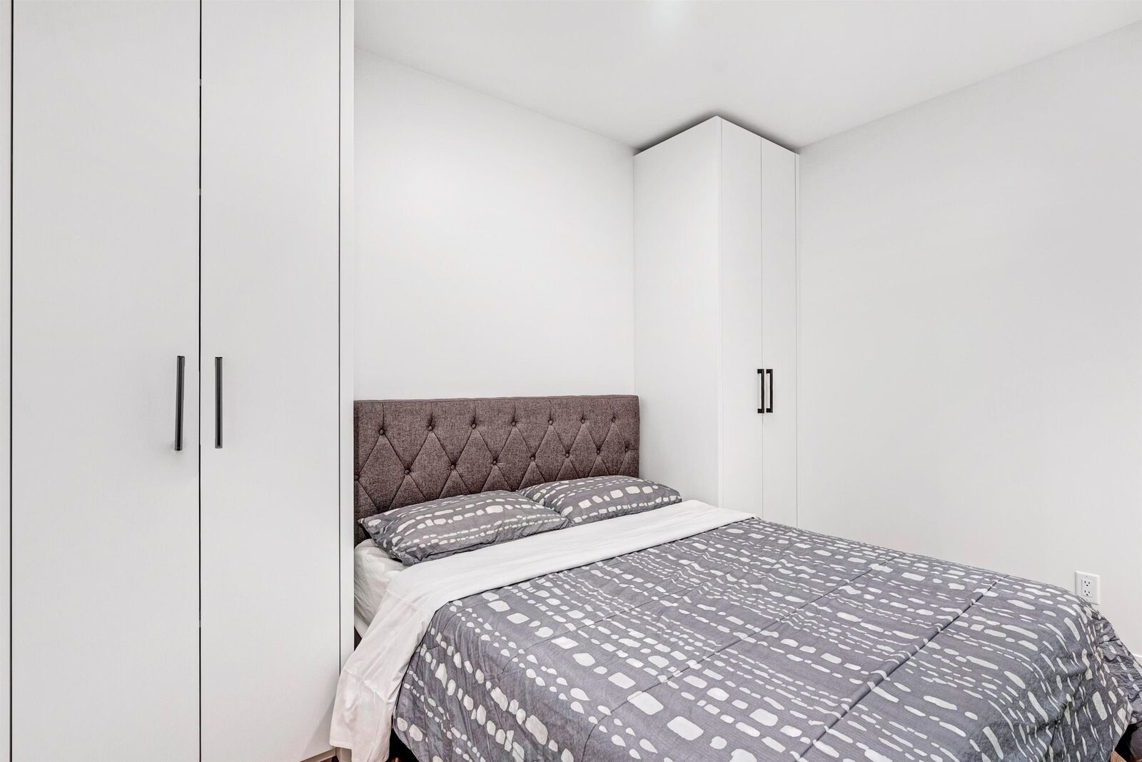 Property Photo:  13428 105 Avenue 22F  BC V3T 0S6 