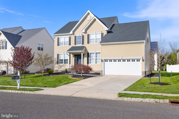 Property Photo:  16 Meadow Run Road  NJ 08505 