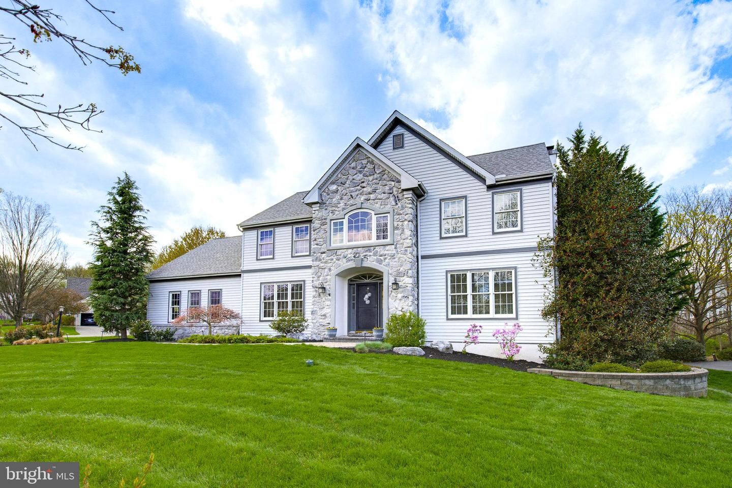 Property Photo:  1100 Sunwood Lane  PA 17601 