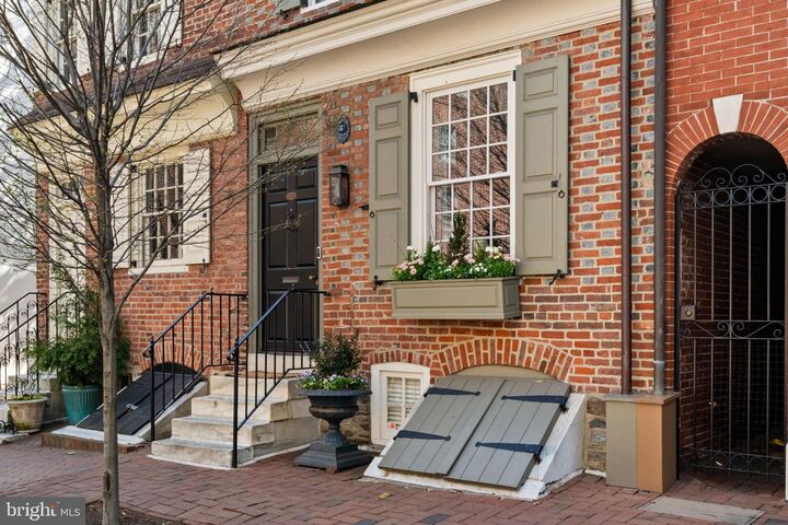 Property Photo:  228 Spruce Street  PA 19106 