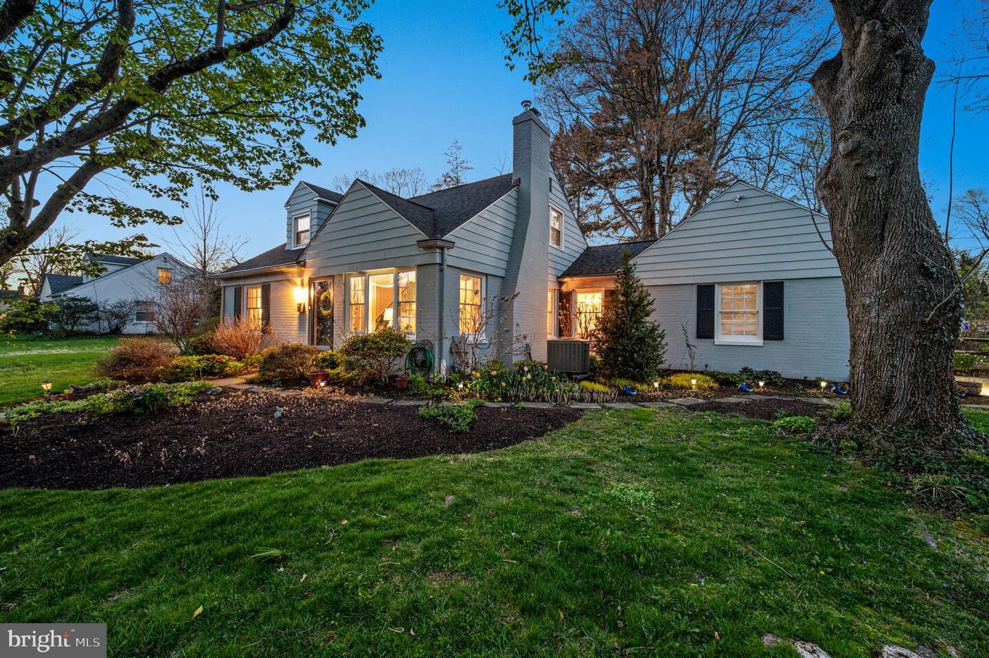 Property Photo: 303 Barry Lane PA 19086