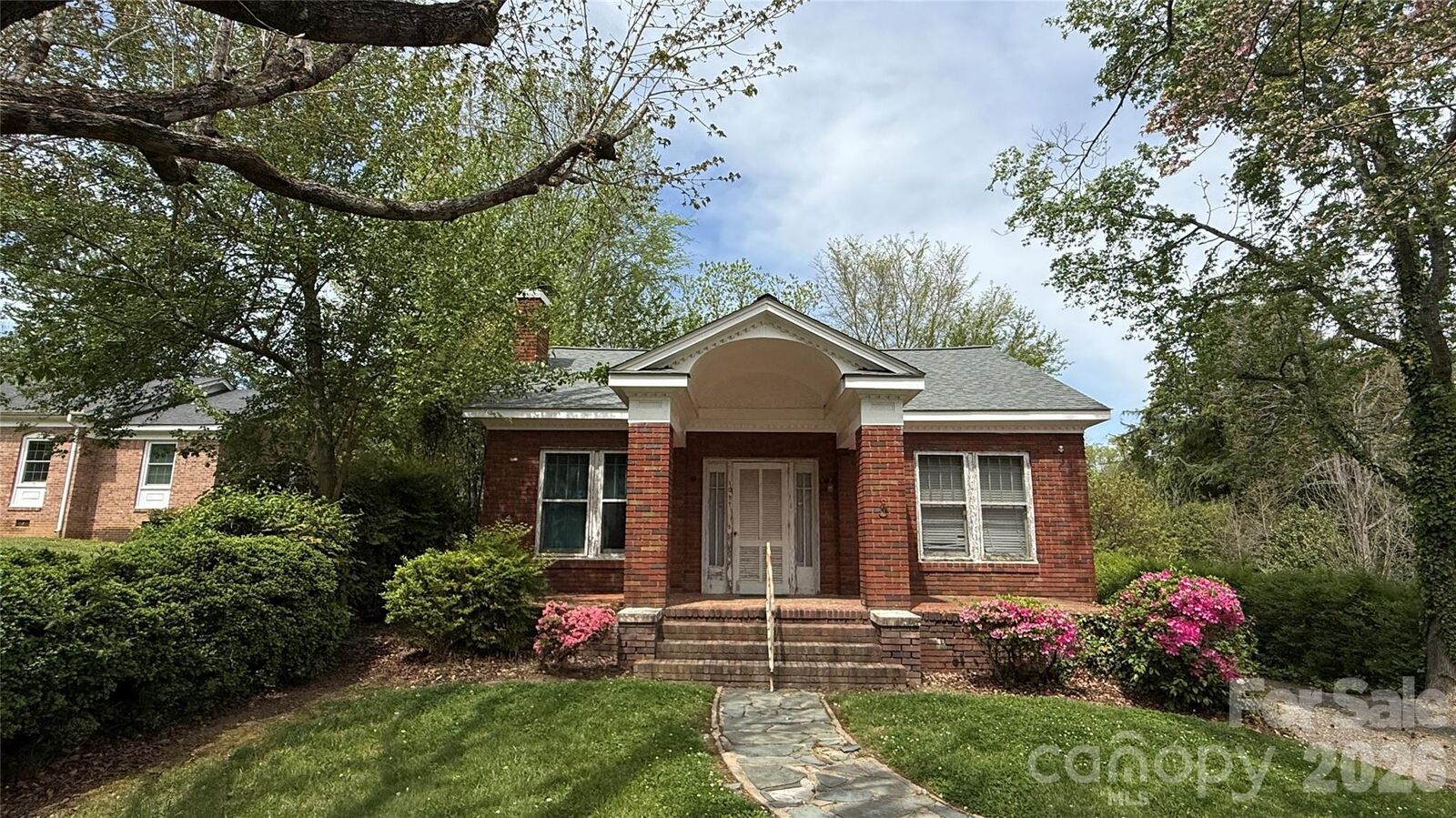 Property Photo:  1011 E Main Street  NC 28001 