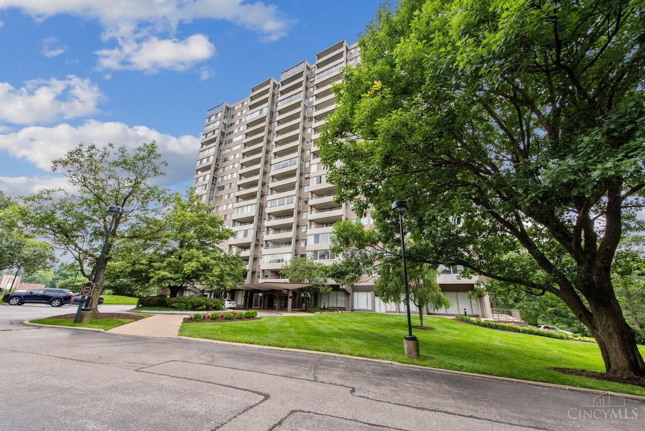 Property Photo:  2324 Madison Road  OH 45208 