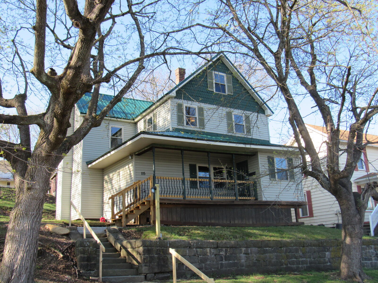 Property Photo:  115 Robinson St  PA 15801 
