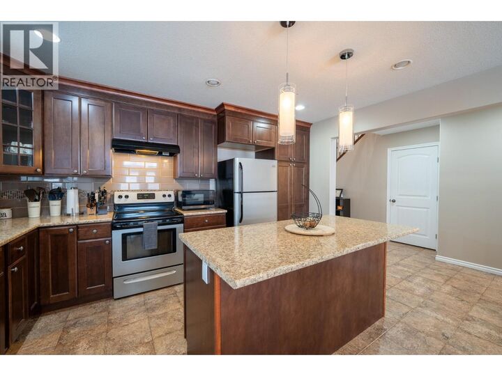 Photo de la propriété:  10009 117 Avenue  BC V1J 0K3 