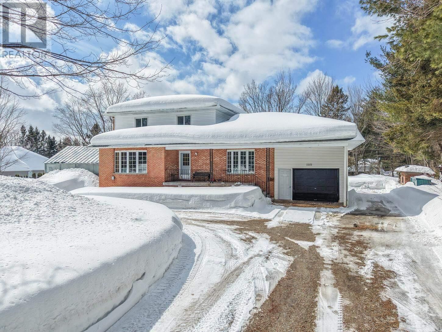 Property Photo:  1151 Allen Side Rd  ON P6A 5K8 
