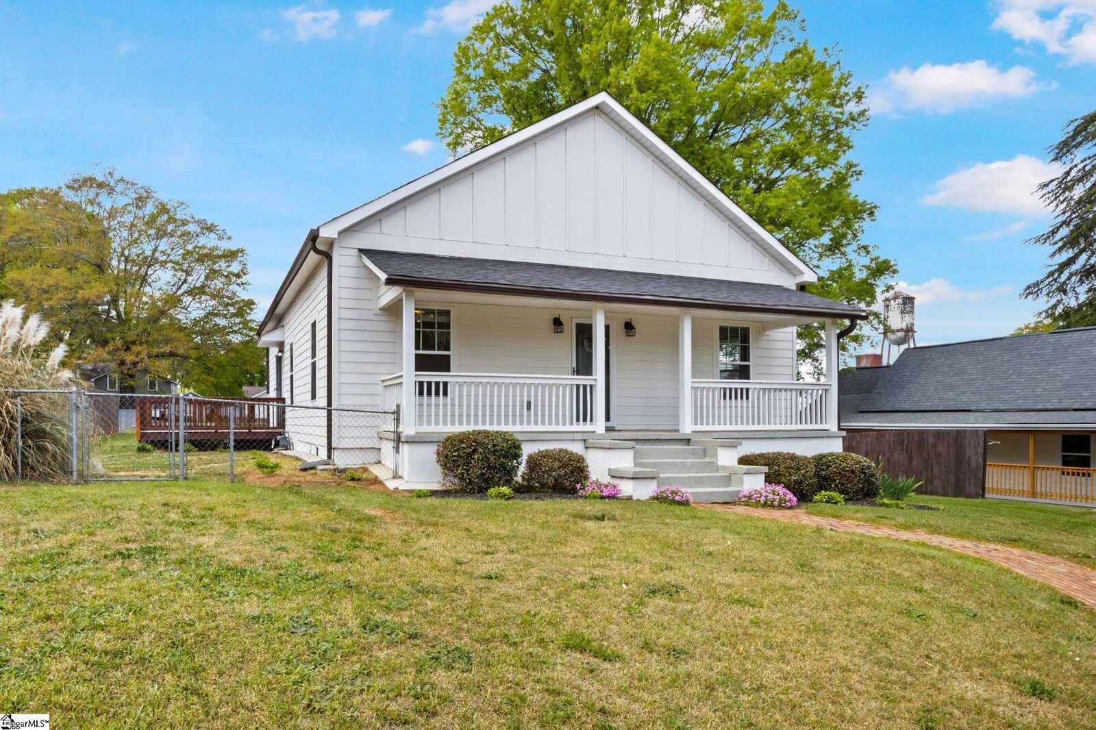 Property Photo:  33 Allen Street  SC 29605 