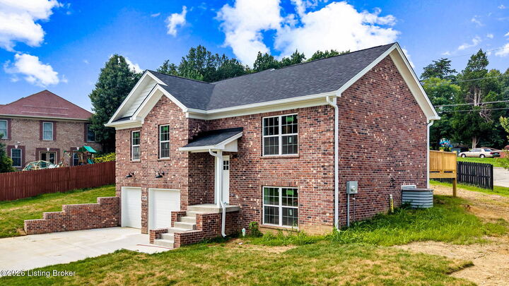 Property Photo:  2125 Churchdown Ln  KY 40214 