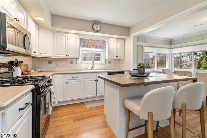 Property Photo:  48 Oliver Pl  NJ 07456 