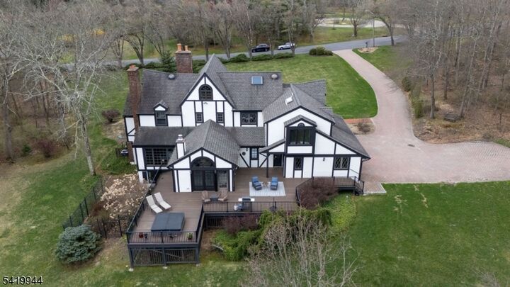 Property Photo:  6 Jonathan Smith Rd  NJ 07960 