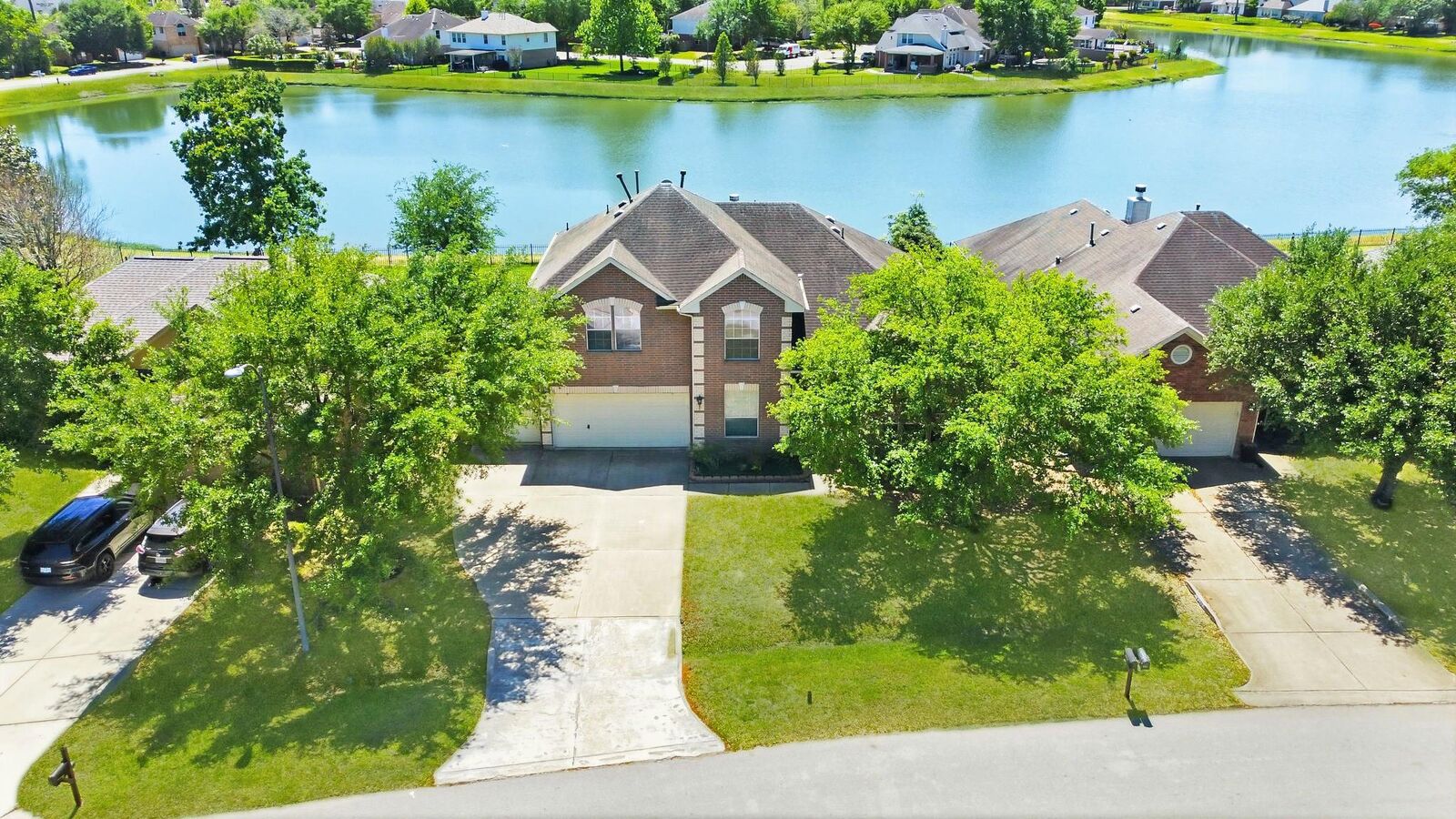 Property Photo: 9203 E Lakeside Drive TX 77354