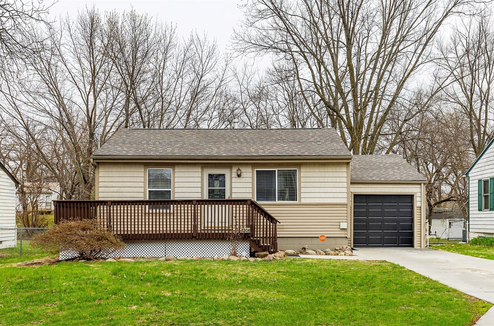 Property Photo:  1204 Johnson Street  IA 50315 