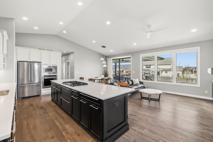 Property Photo:  605 Daybreak Drive  IA 50263 