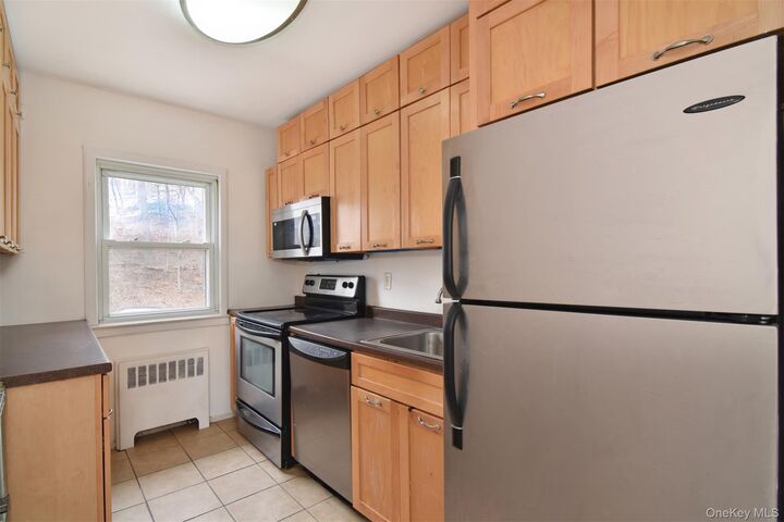 Property Photo:  140 N Broadway M-4  NY 10533 