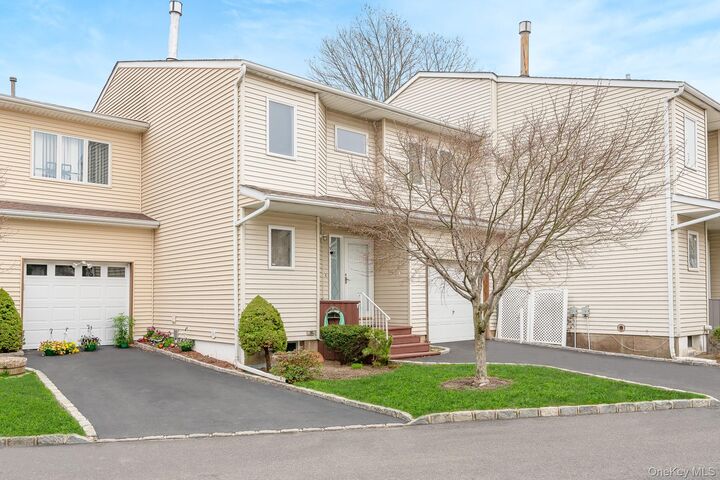 Property Photo:  140 Atlantic Avenue 419  NY 11572 