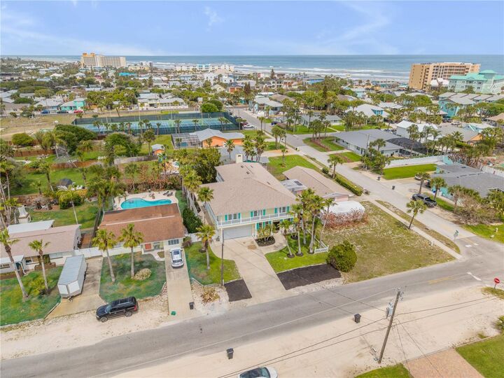 Property Photo:  708 Ocean Avenue  FL 32169 