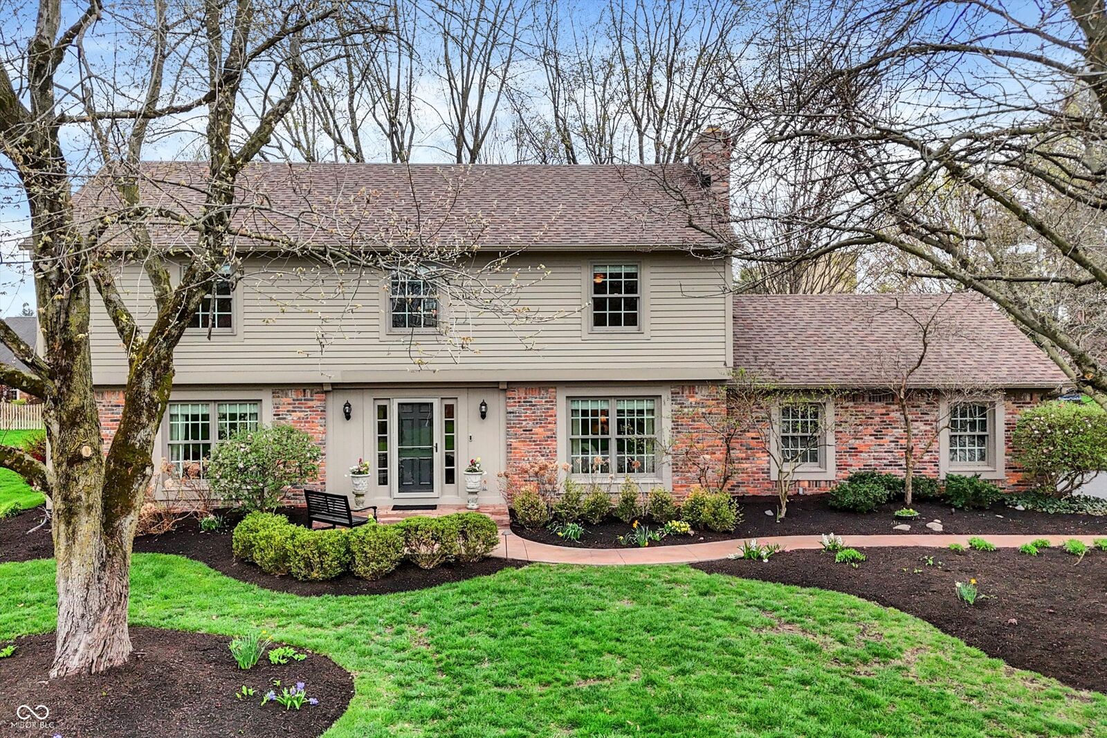 Property Photo: 915 Williamsburg Lane IN 46077