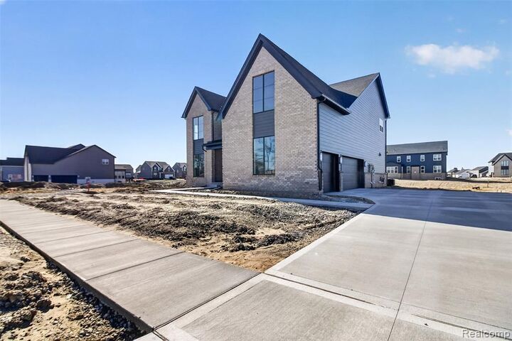 Property Photo:  2417 Provencal Drive  MI 48382 2444 