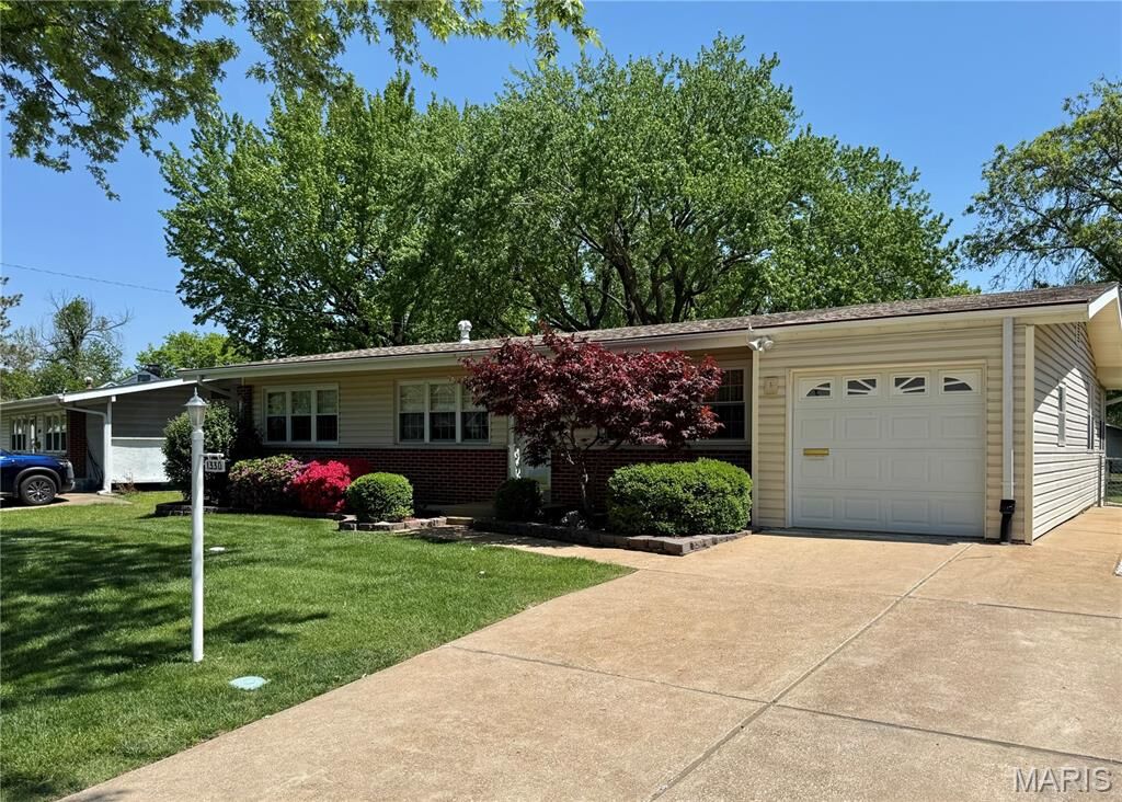 Property Photo:  1330 Spring Valley Drive  MO 63033 