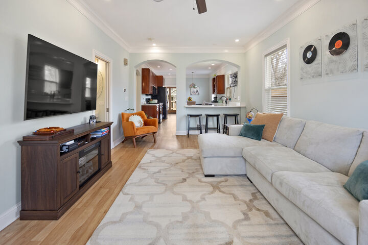 Property Photo:  716 Liberty Street  IL 60118 