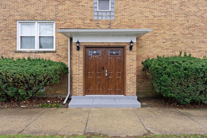 Property Photo:  3025 W Rosemont Avenue  IL 60659 