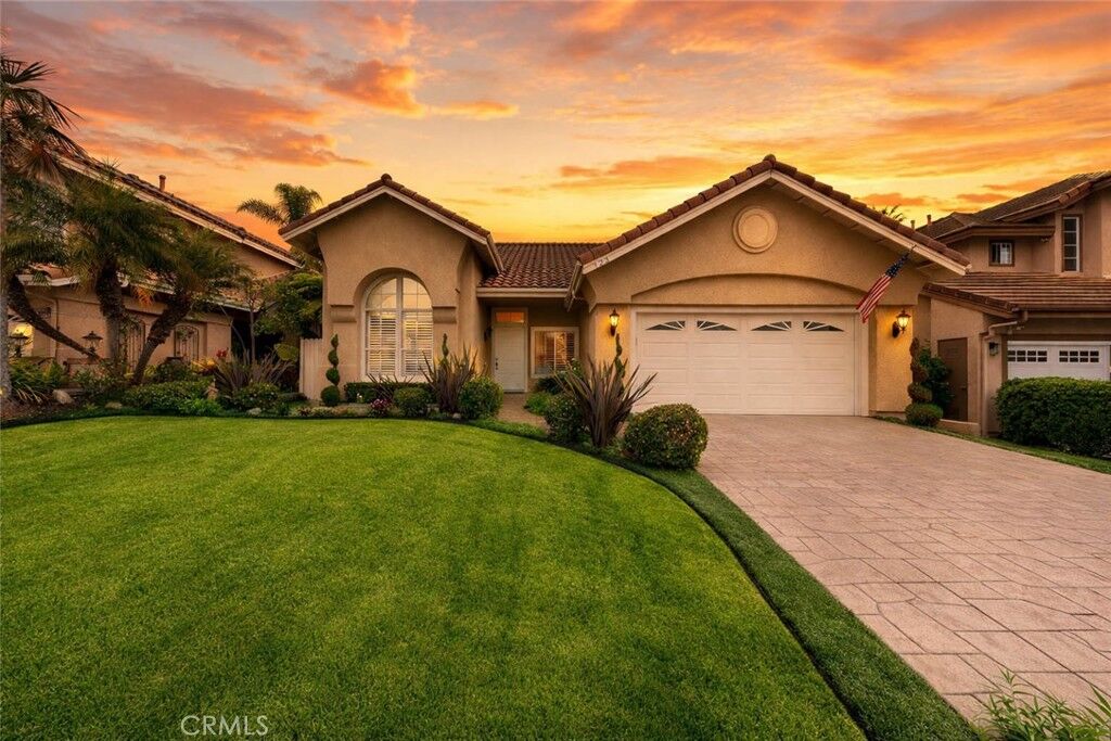 Property Photo:  1523 Via Tulipan  CA 92673 