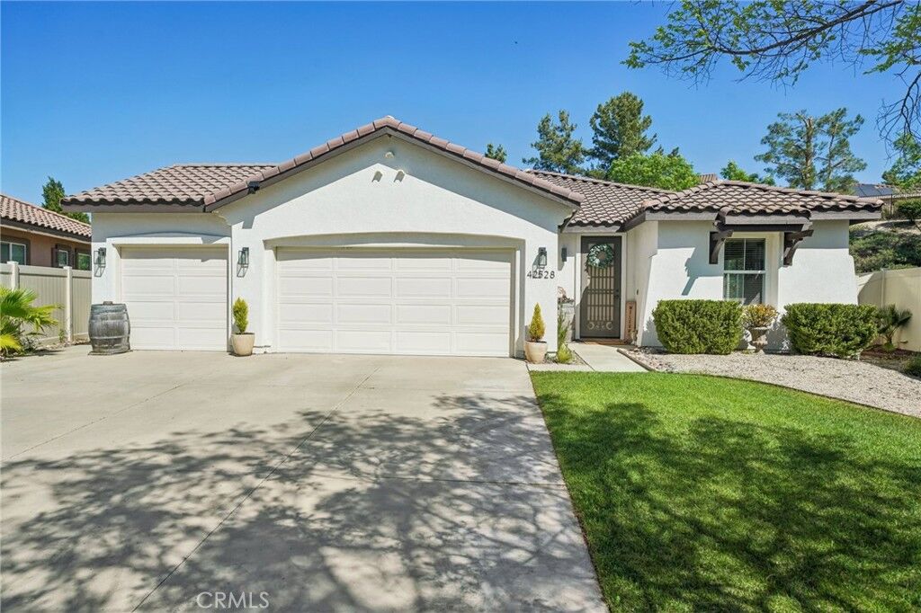 Property Photo: 42528 Sparks Court CA 92592
