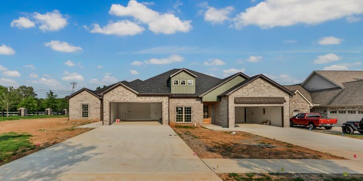 Property Photo:  1101 Veridian Dr  TN 37043 