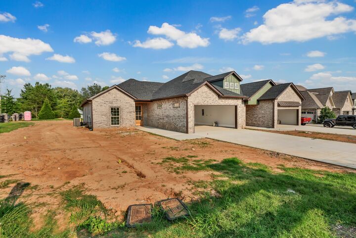 Property Photo:  1101 Veridian Dr  TN 37043 