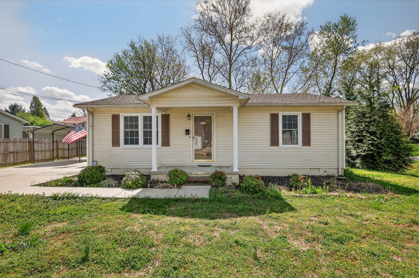 Property Photo:  117 Seitz St  TN 37110 