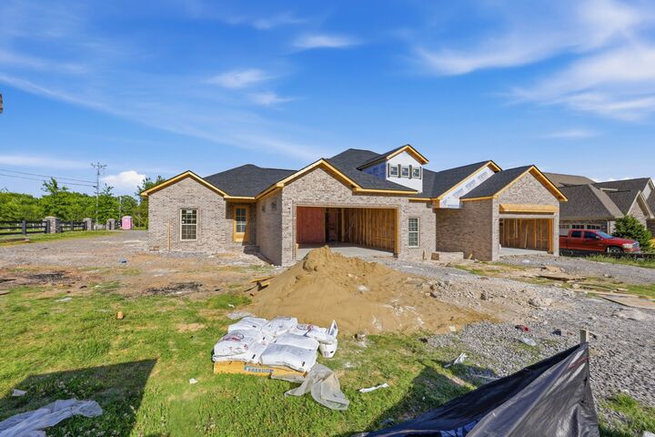 Property Photo:  1101 Veridian Dr  TN 37043 