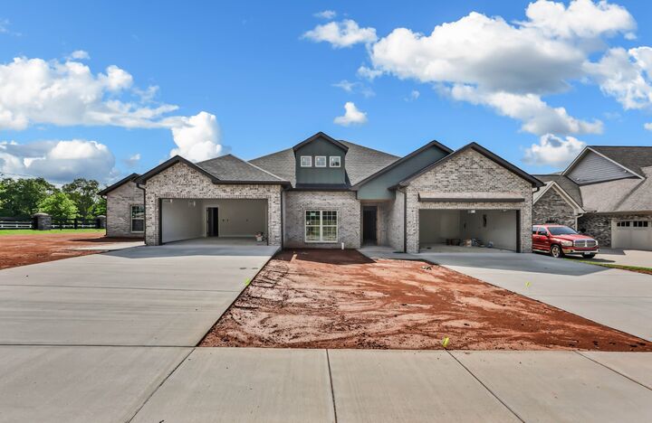 Property Photo:  1101 Veridian Dr  TN 37043 