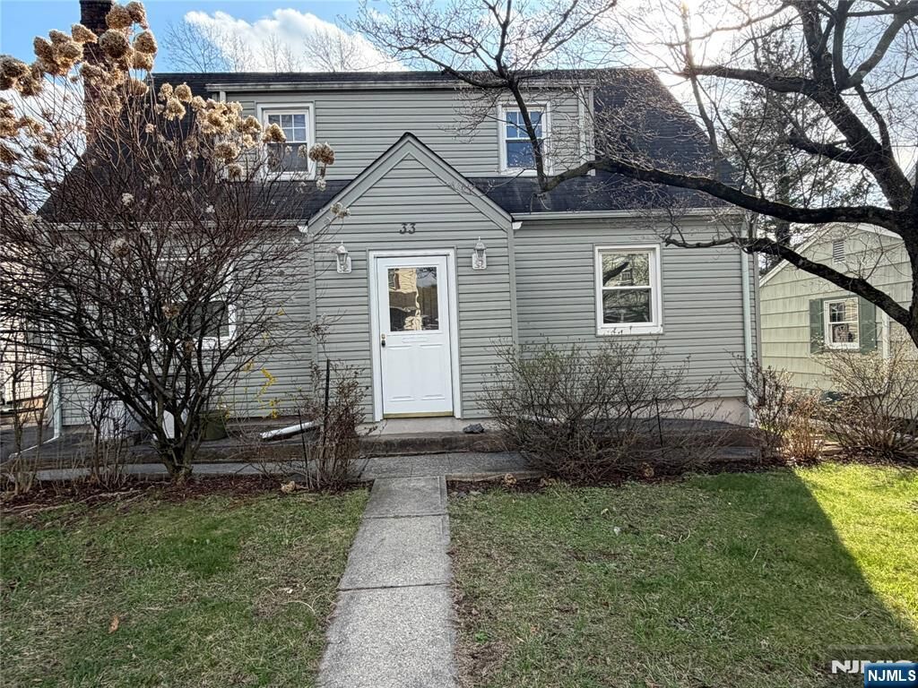 Property Photo:  33 Center Street 1  NJ 07432 