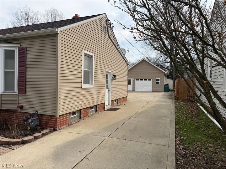 Property Photo:  8141 Dartmoor Road  OH 44060 