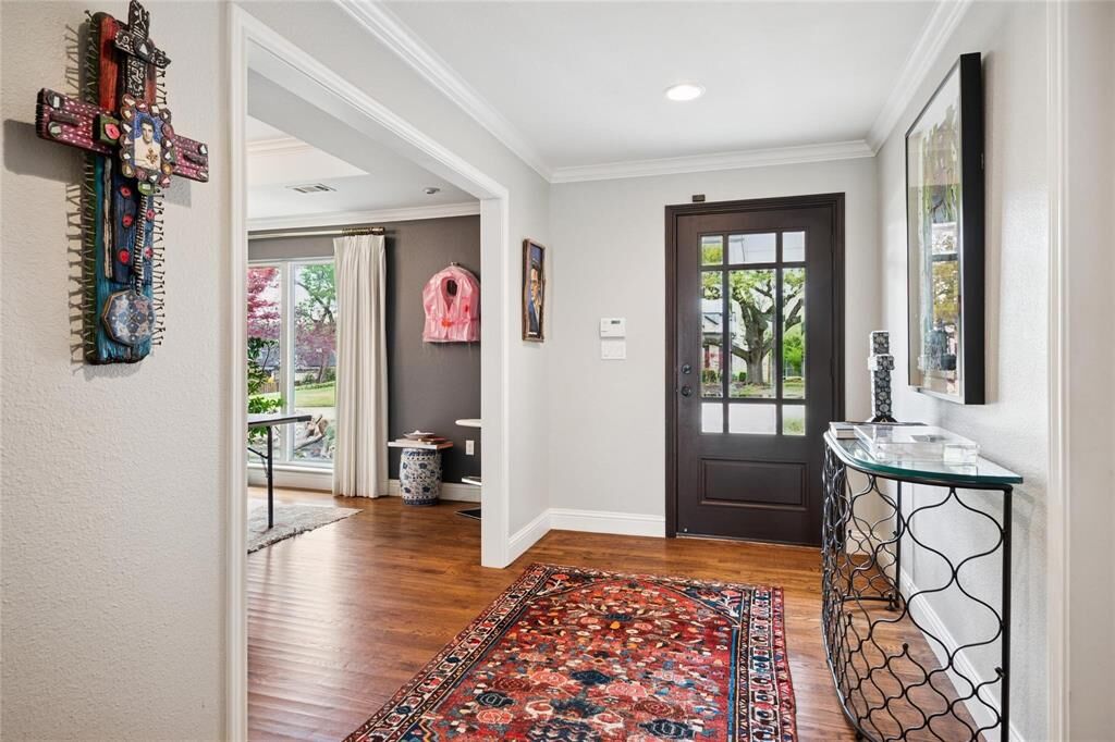 Property Photo: 7406 Yamini Drive TX 75230