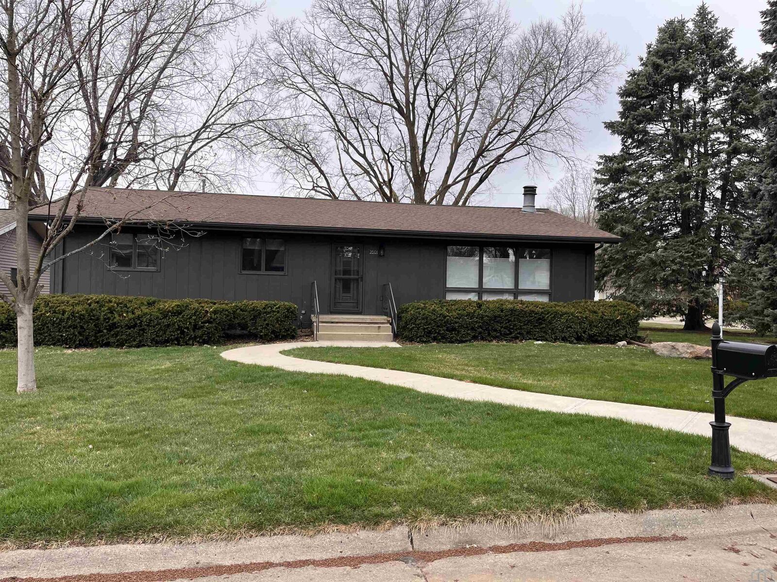 Property Photo:  2601 Willow St  IA 51106 