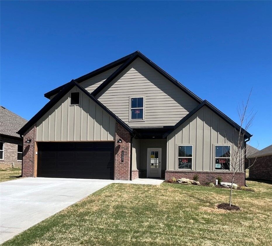 Property Photo: 2307 N Lexington Street AR 72761