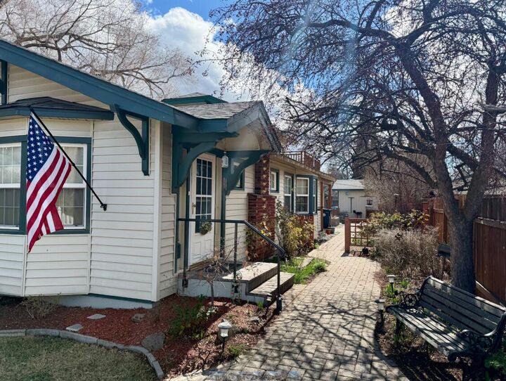 Property Photo:  726 NW Birch Avenue  OR 97756 