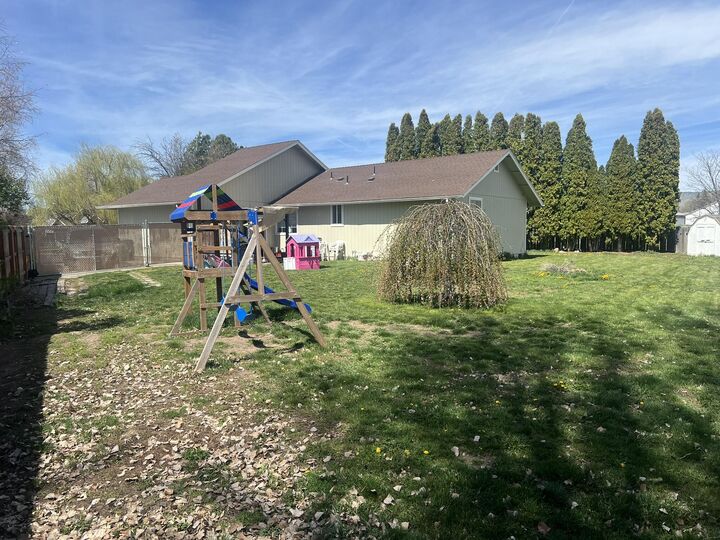 Property Photo:  5581 Lockford Drive  OR 97603 